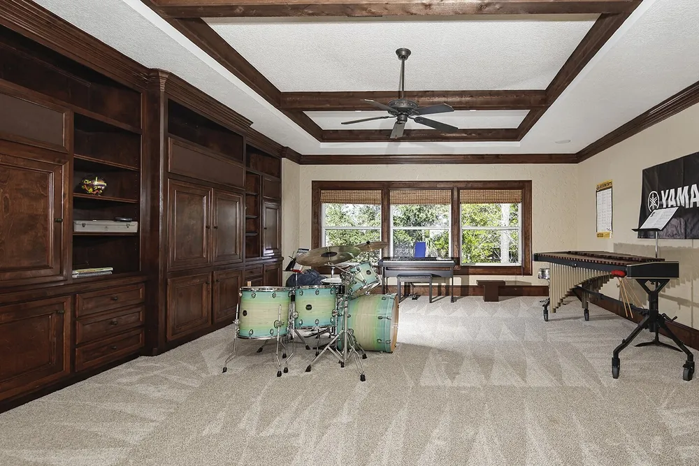 22 W Bracebridge Circle, The Woodlands, TX 77382