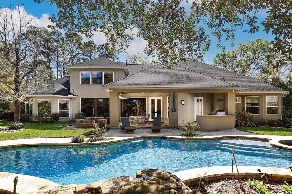 22 W Bracebridge Circle, The Woodlands, TX 77382