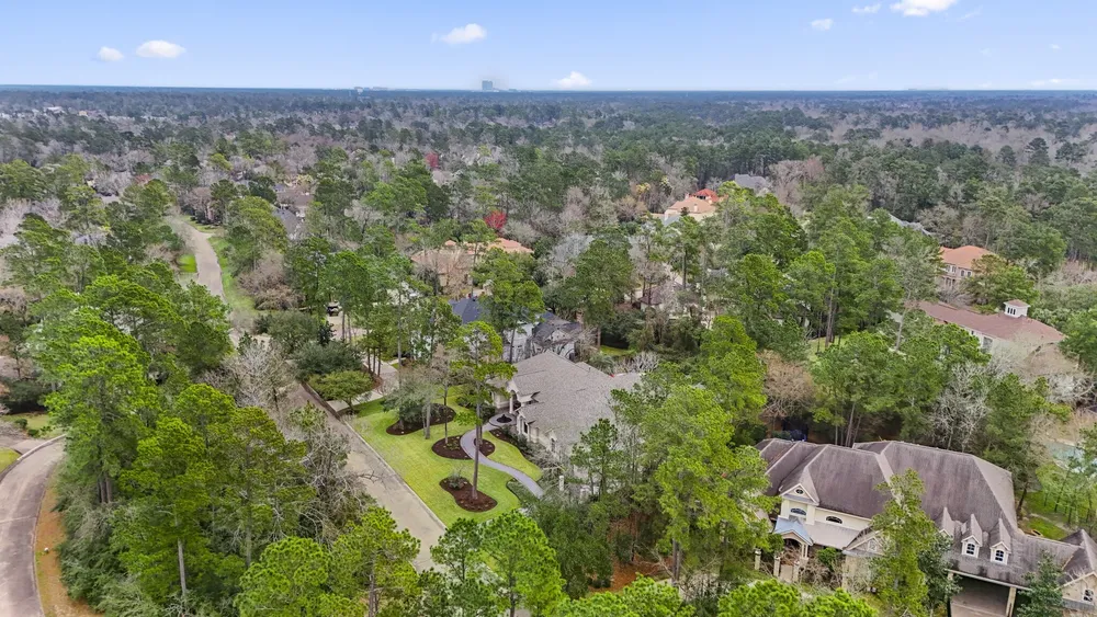22 W Bracebridge Circle, The Woodlands, TX 77382