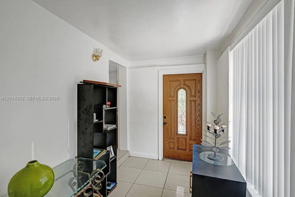 1379 NE 177th St, North Miami Beach, FL 33162