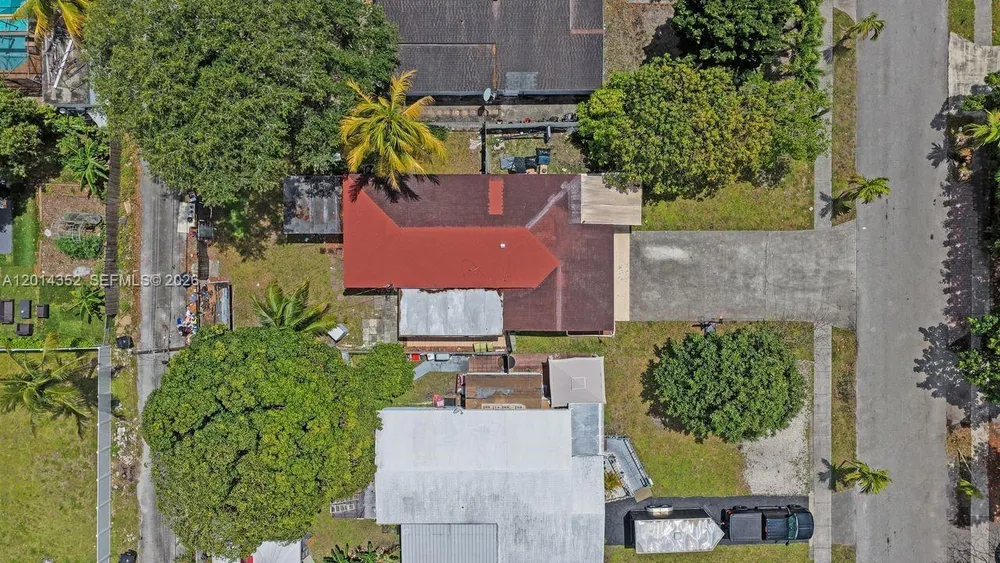 1379 NE 177th St, North Miami Beach, FL 33162