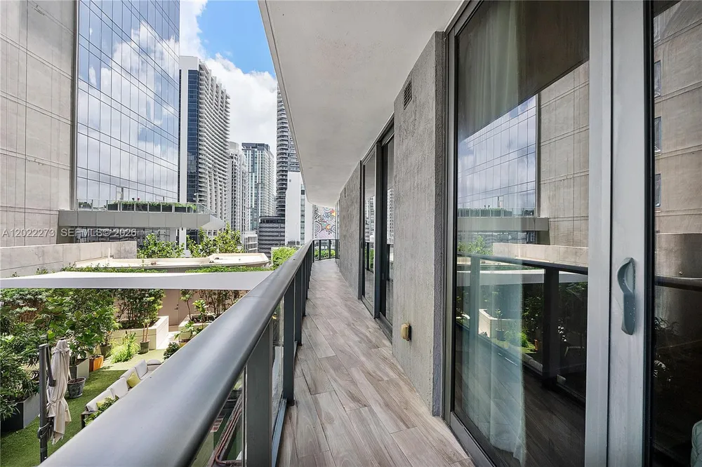801 S Miami Ave, Miami, FL 33130