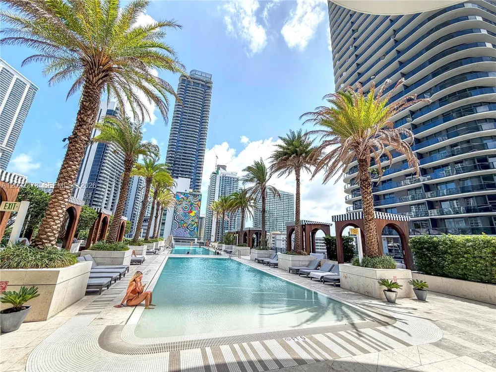 801 S Miami Ave, Miami, FL 33130