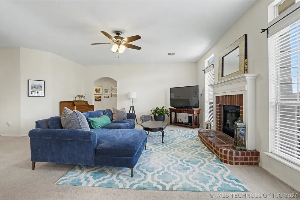 19629 E 39th St S, Broken Arrow, OK 74014