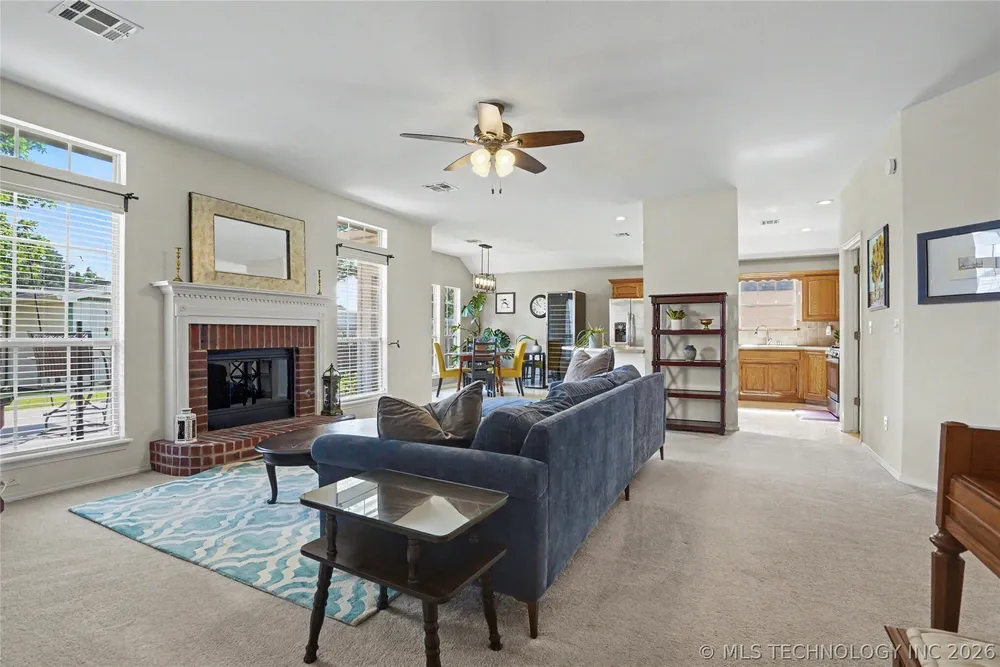 19629 E 39th St S, Broken Arrow, OK 74014