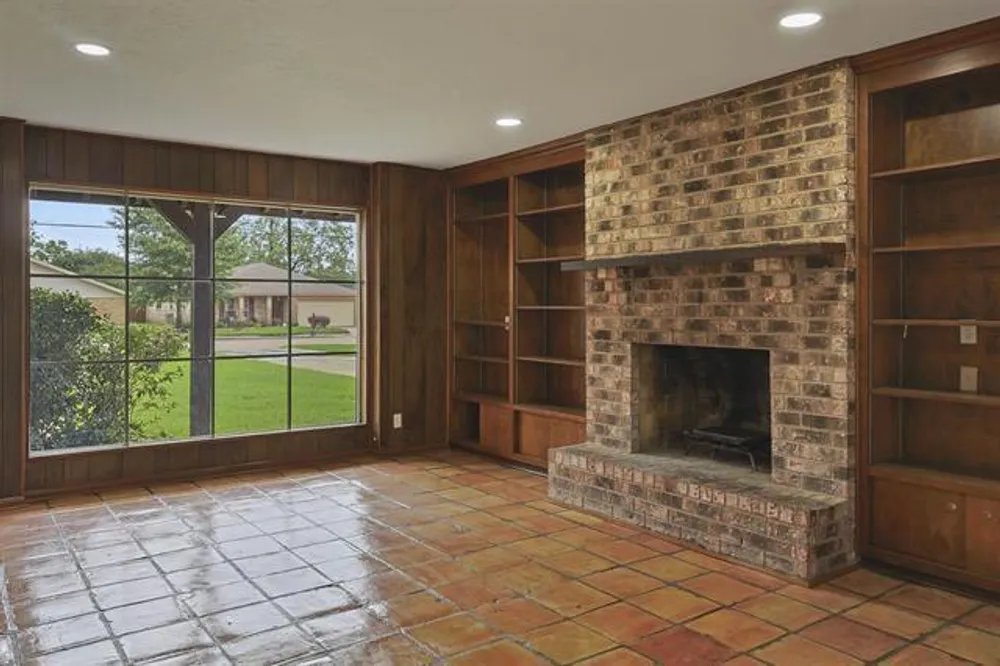 6755 Gladys Ave, Beaumont, TX 77706