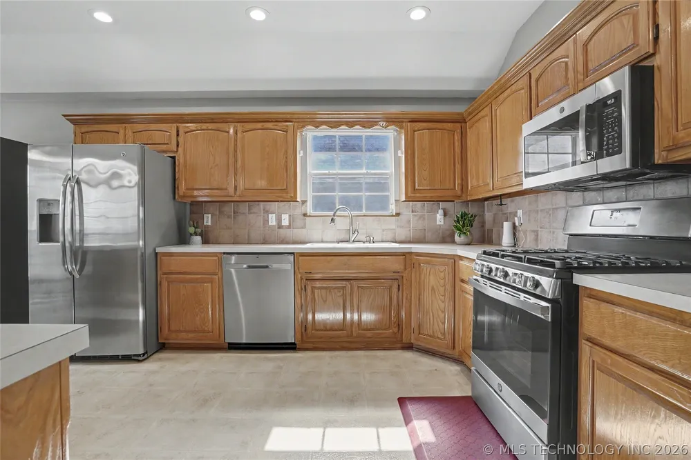 19629 E 39th St S, Broken Arrow, OK 74014