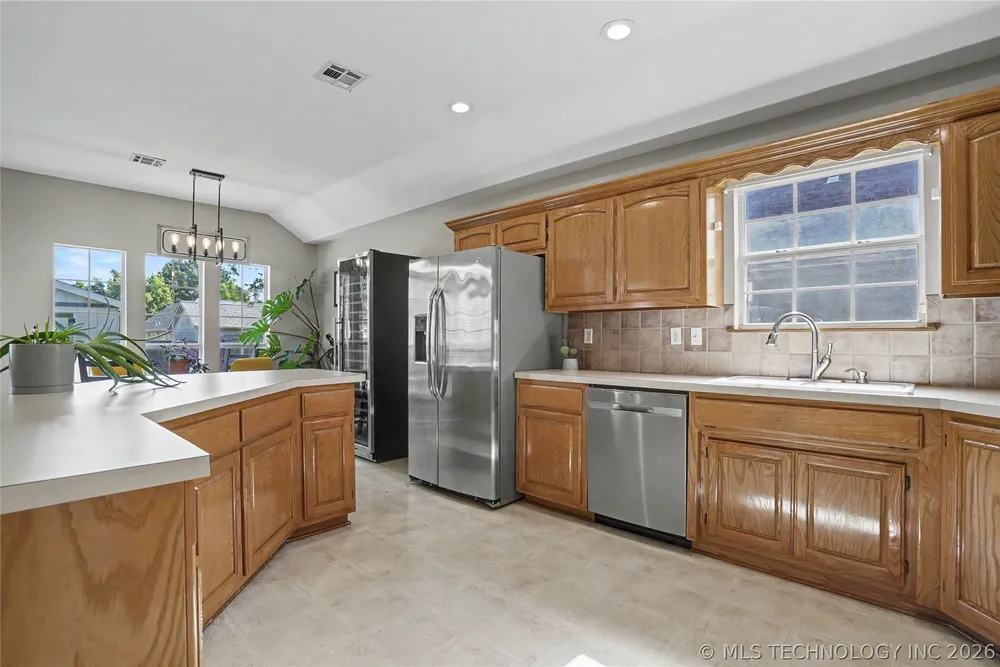 19629 E 39th St S, Broken Arrow, OK 74014