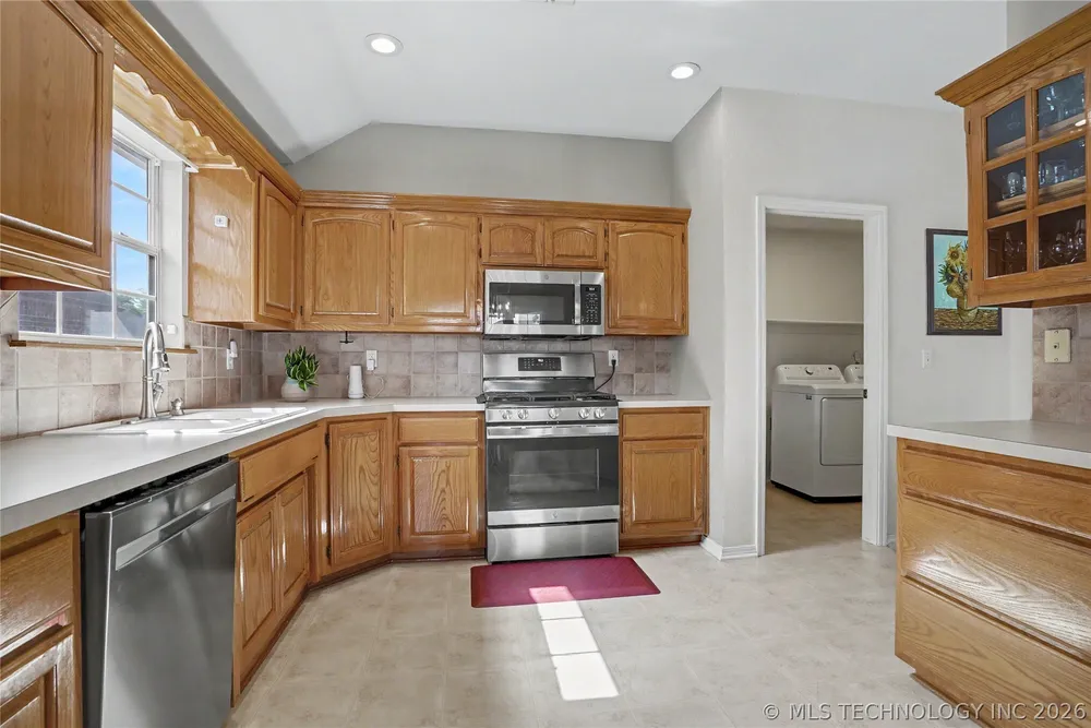 19629 E 39th St S, Broken Arrow, OK 74014