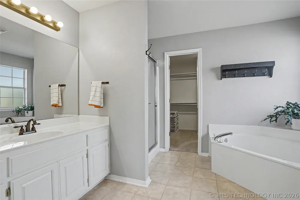 19629 E 39th St S, Broken Arrow, OK 74014