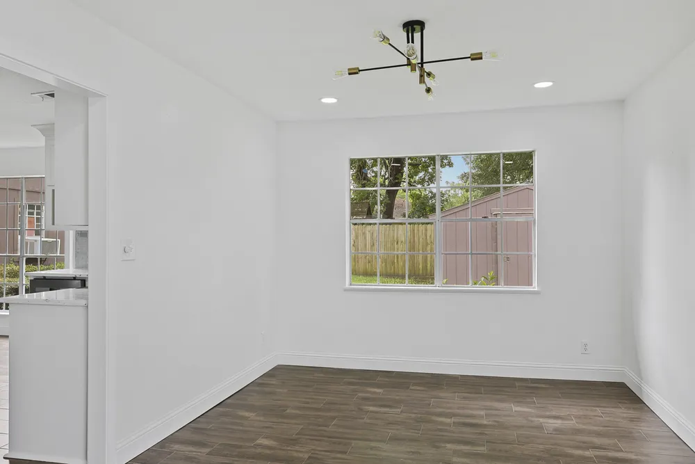 6755 Gladys Ave, Beaumont, TX 77706