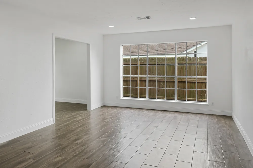 6755 Gladys Ave, Beaumont, TX 77706