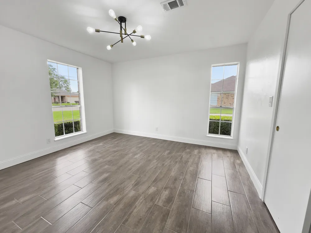 6755 Gladys Ave, Beaumont, TX 77706