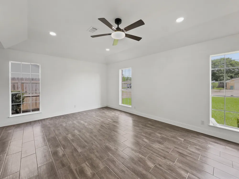 6755 Gladys Ave, Beaumont, TX 77706