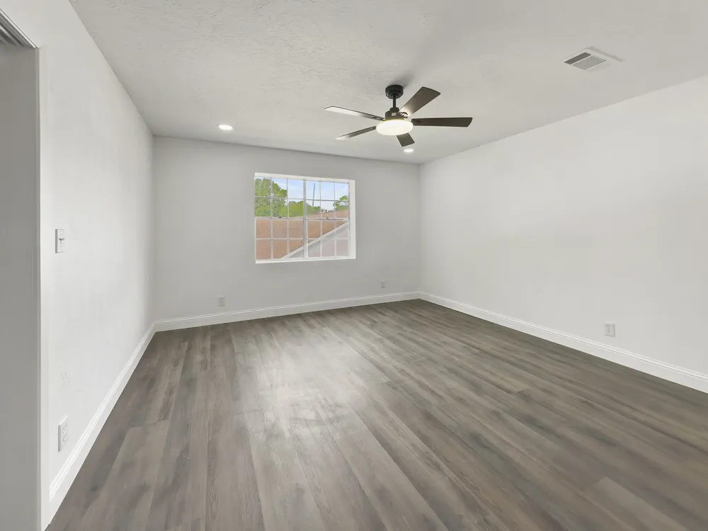 6755 Gladys Ave, Beaumont, TX 77706