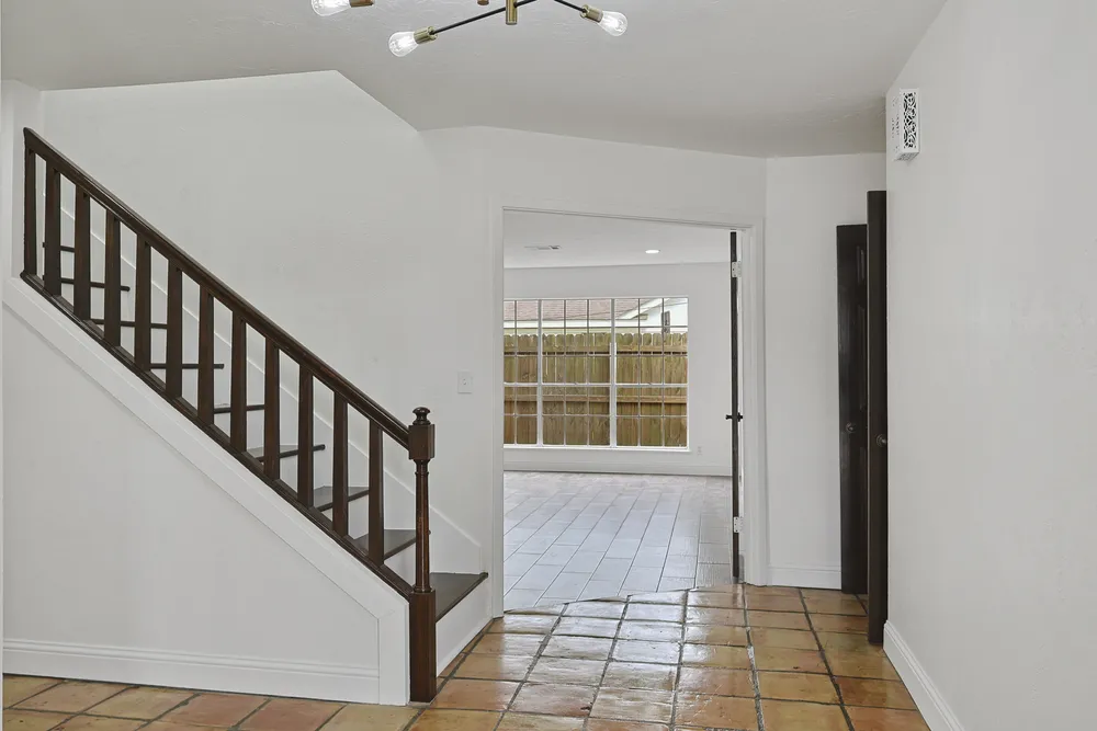 6755 Gladys Ave, Beaumont, TX 77706