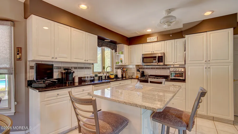 43 Homestead Circle, Marlboro, NJ 07746