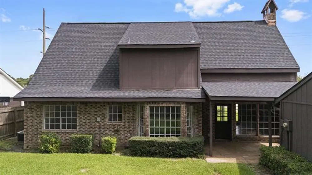 6755 Gladys Ave, Beaumont, TX 77706