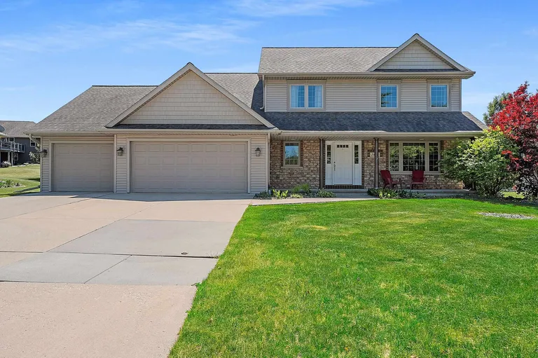 3437 Sandgate Castle Dr, Green Bay, WI 54313