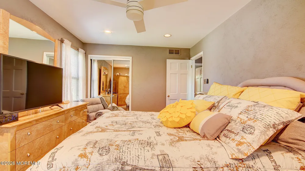 43 Homestead Circle, Marlboro, NJ 07746
