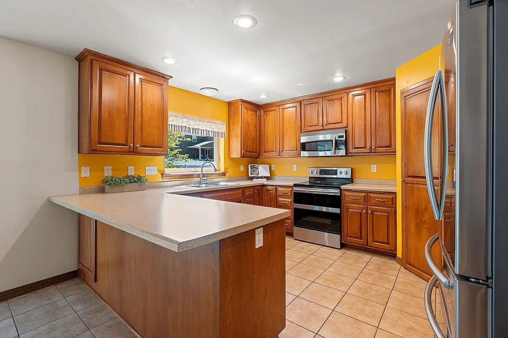 3437 Sandgate Castle Dr, Green Bay, WI 54313
