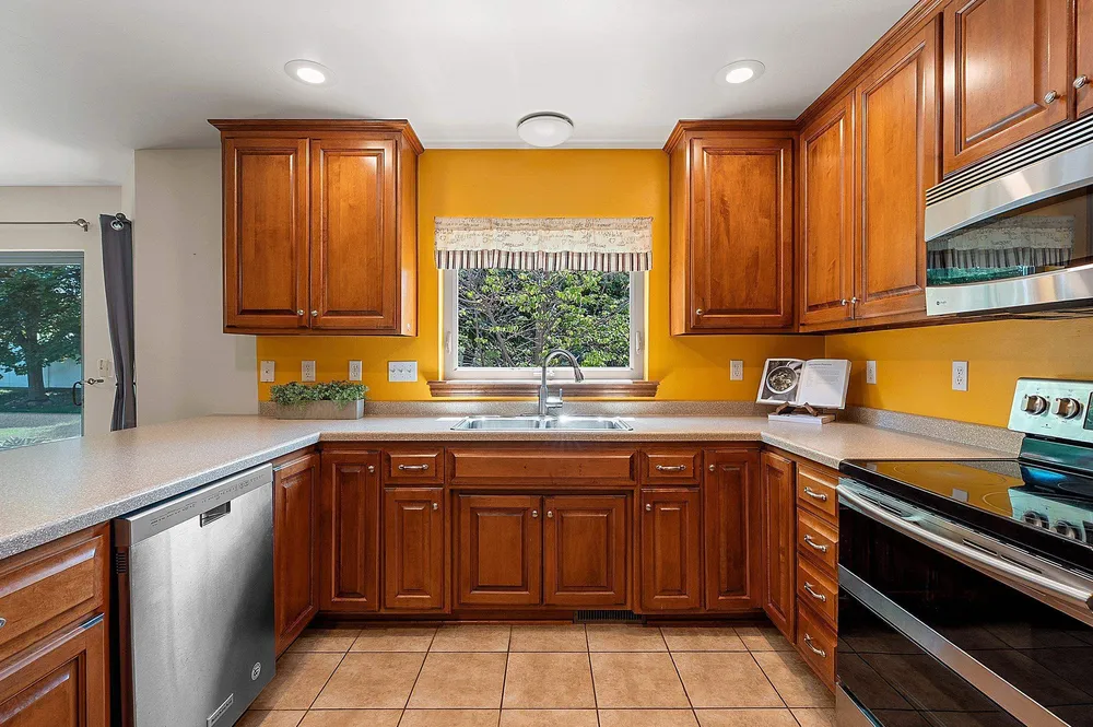 3437 Sandgate Castle Dr, Green Bay, WI 54313