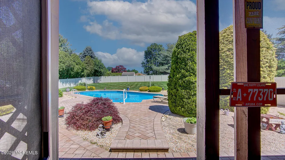 43 Homestead Circle, Marlboro, NJ 07746