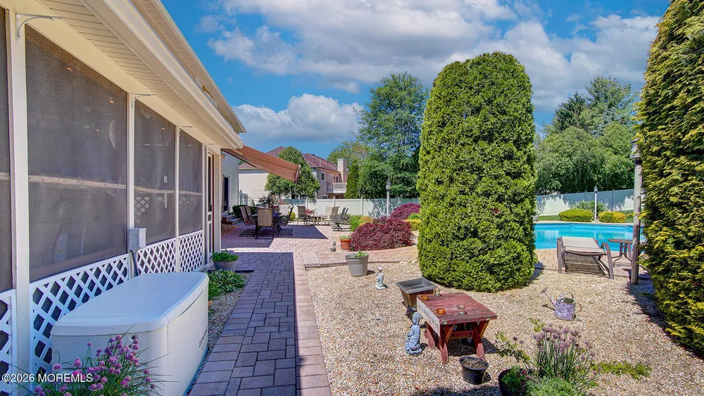 43 Homestead Circle, Marlboro, NJ 07746