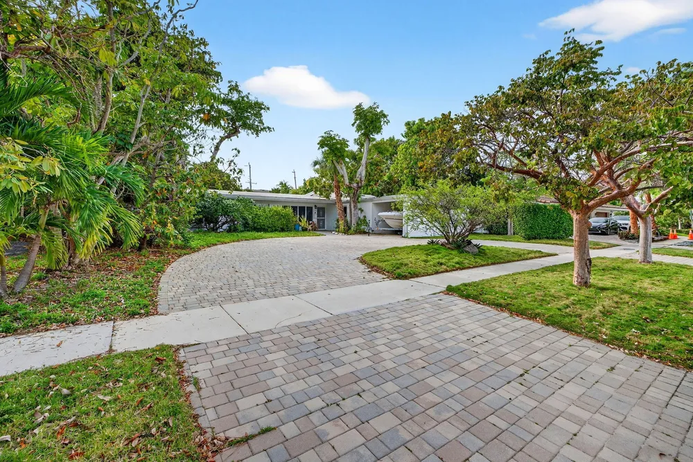 1935 SE 25th Ave, Fort Lauderdale, FL 33316