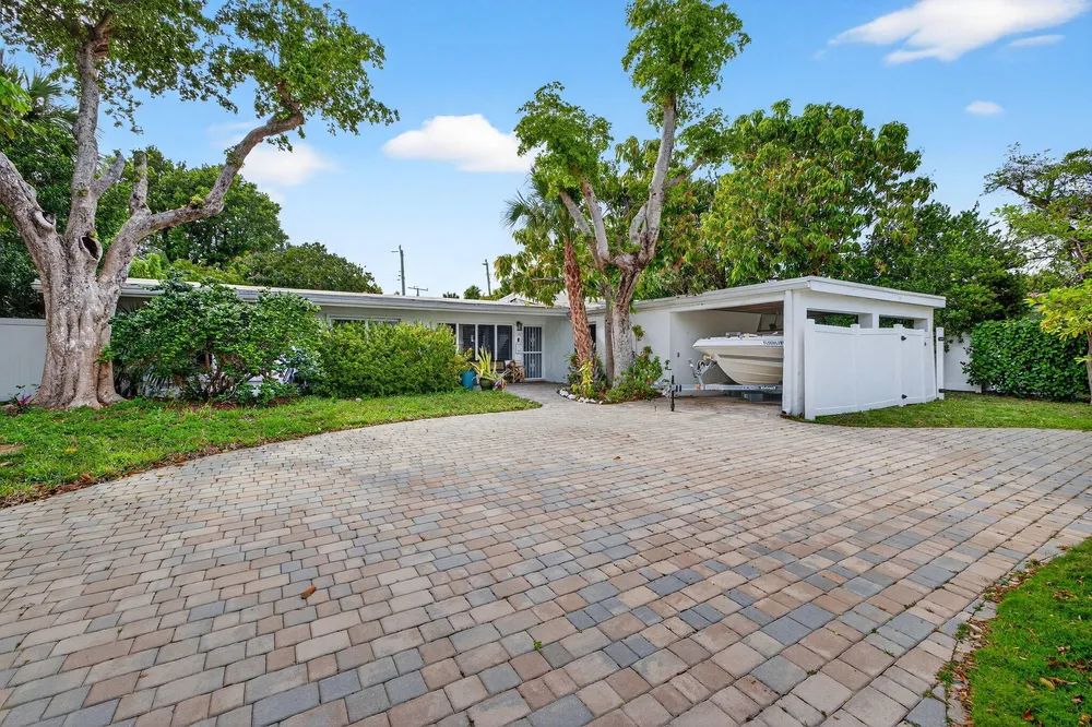 1935 SE 25th Ave, Fort Lauderdale, FL 33316
