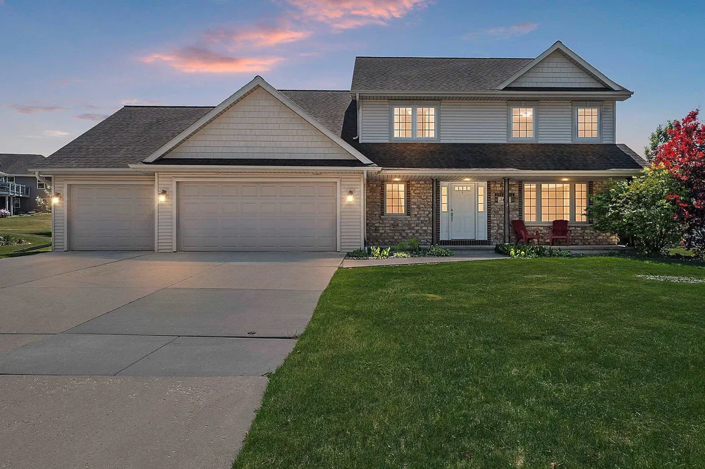 3437 Sandgate Castle Dr, Green Bay, WI 54313