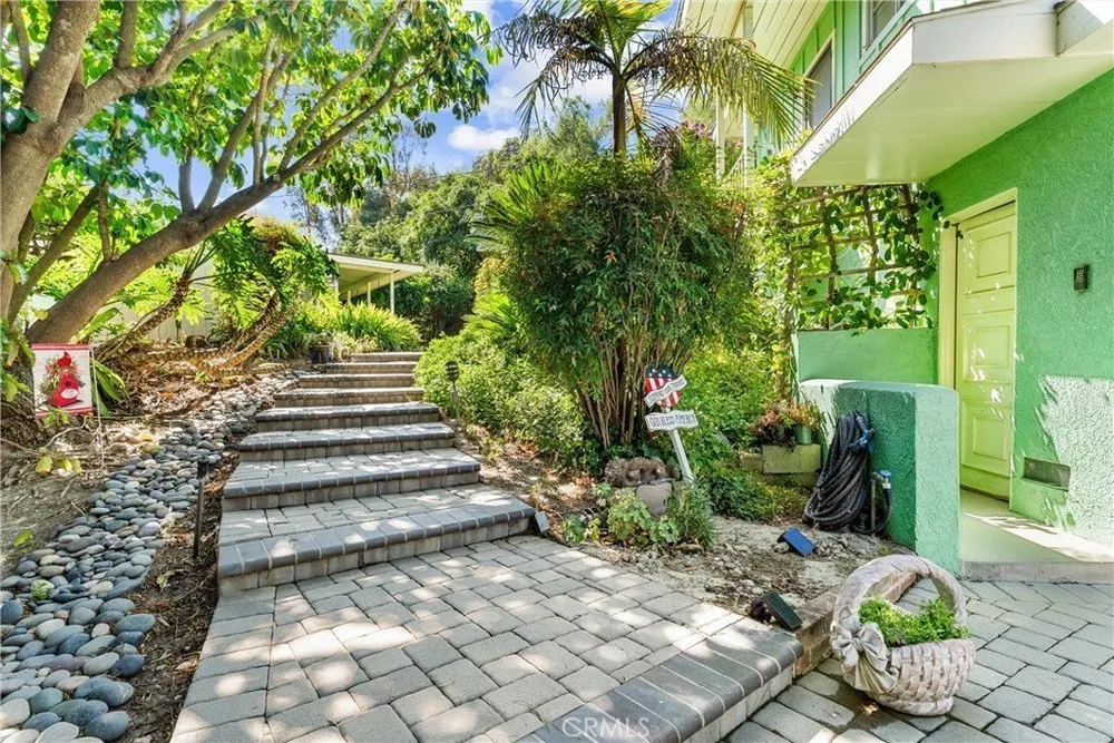 171 Canada Sombre Rd, La Habra Heights, CA 90631