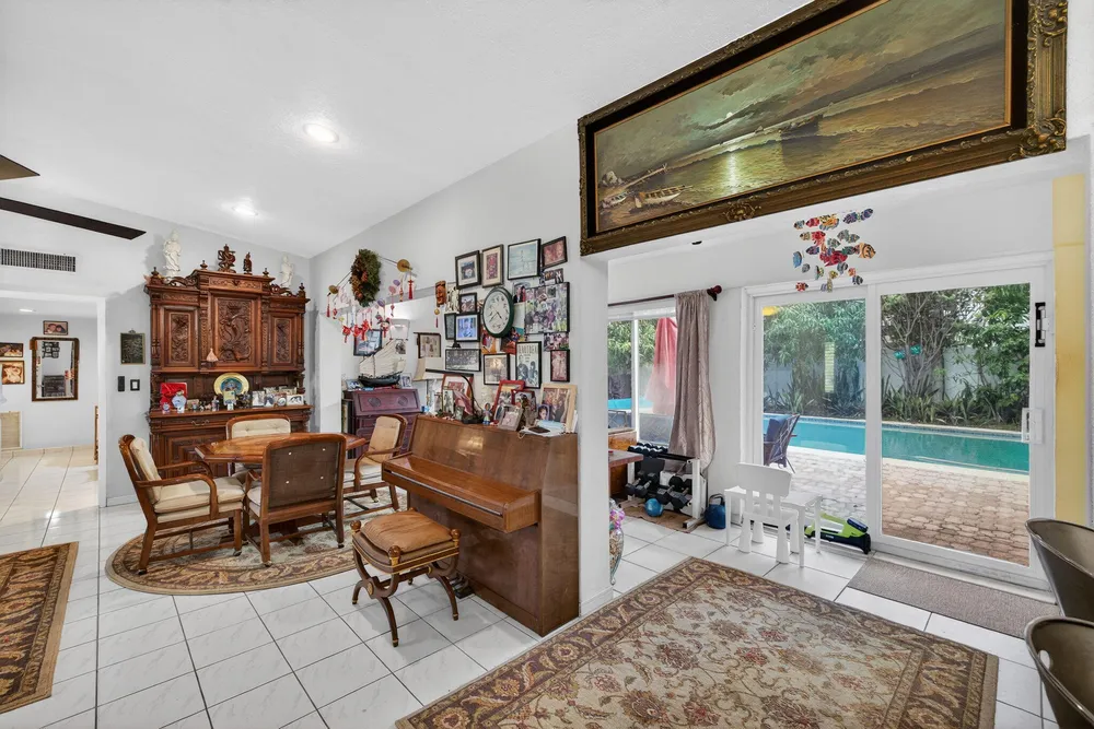 1935 SE 25th Ave, Fort Lauderdale, FL 33316