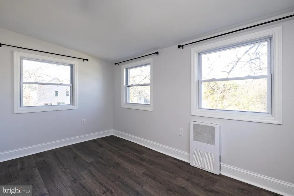 215 Conard Ave, Collingswood, NJ 08108