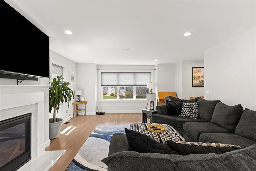 13 Woodlands Rd, Salem, MA 01970