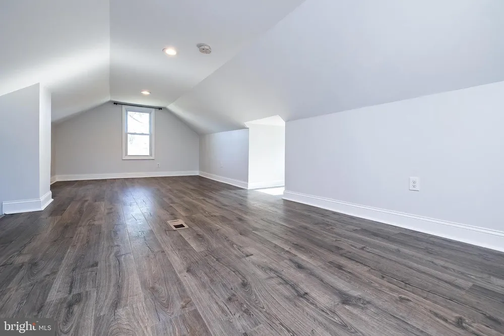 215 Conard Ave, Collingswood, NJ 08108