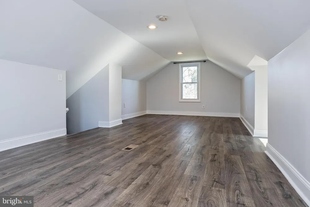215 Conard Ave, Collingswood, NJ 08108