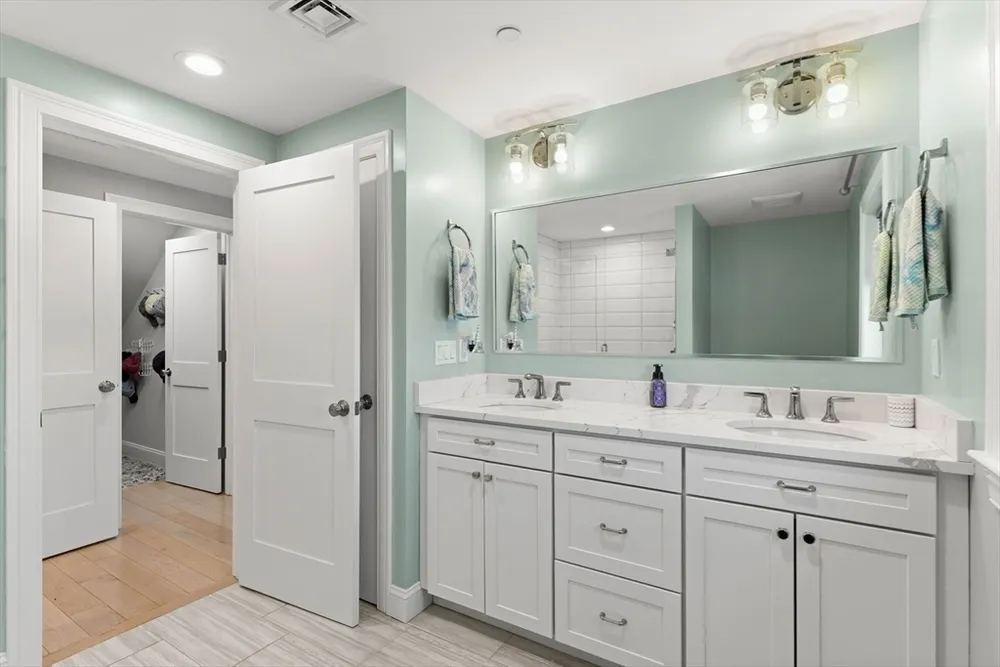 13 Woodlands Rd, Salem, MA 01970