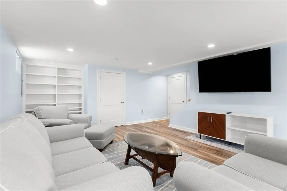13 Woodlands Rd, Salem, MA 01970