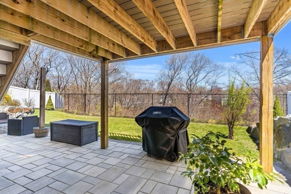 13 Woodlands Rd, Salem, MA 01970