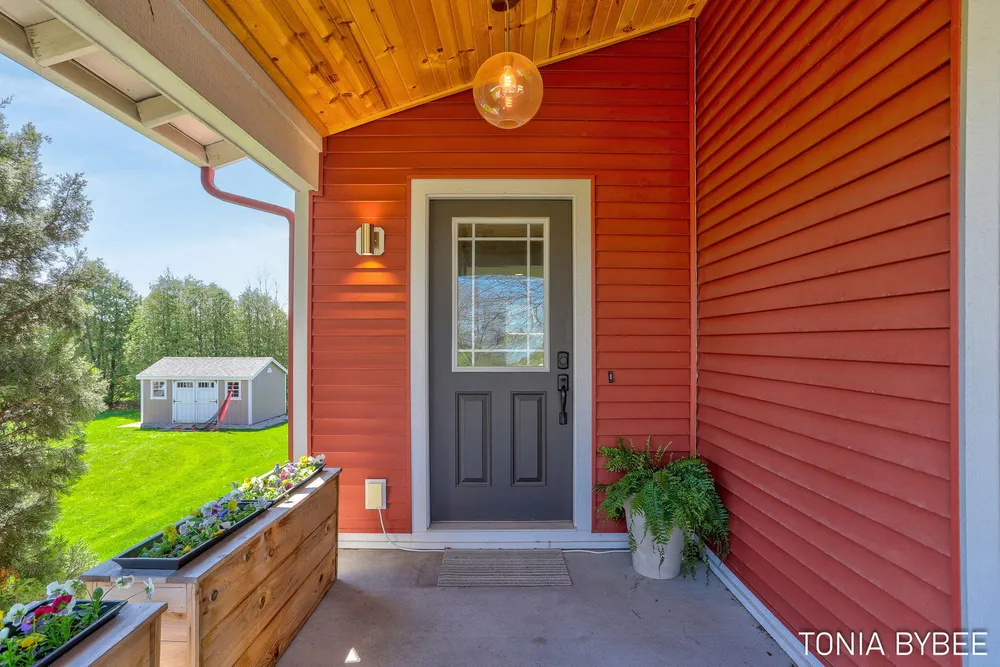 14298 Georgian Bay Dr, Holland, MI 49424