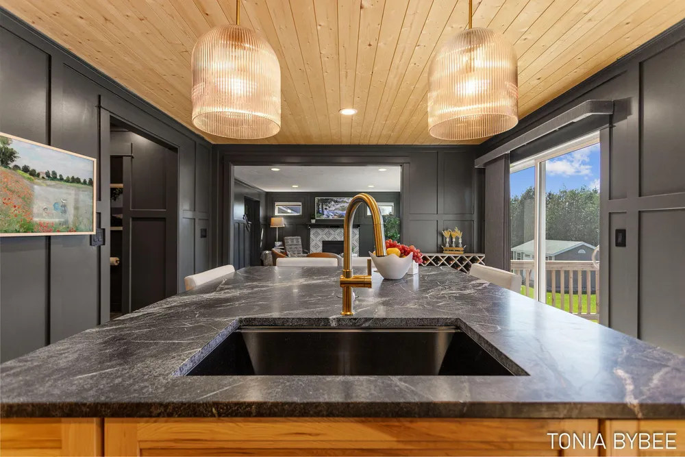 14298 Georgian Bay Dr, Holland, MI 49424