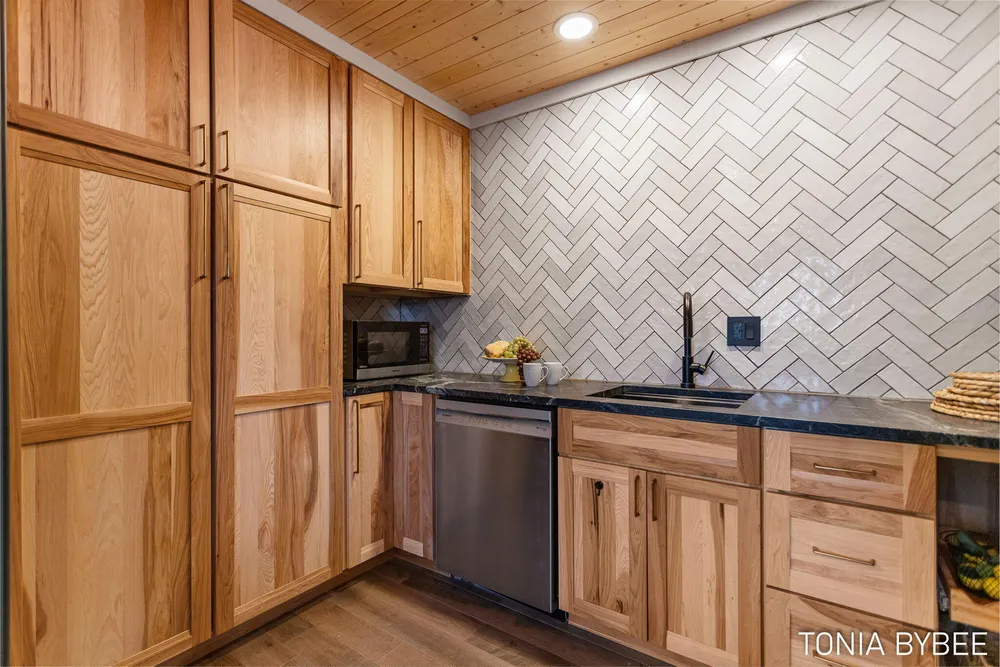 14298 Georgian Bay Dr, Holland, MI 49424