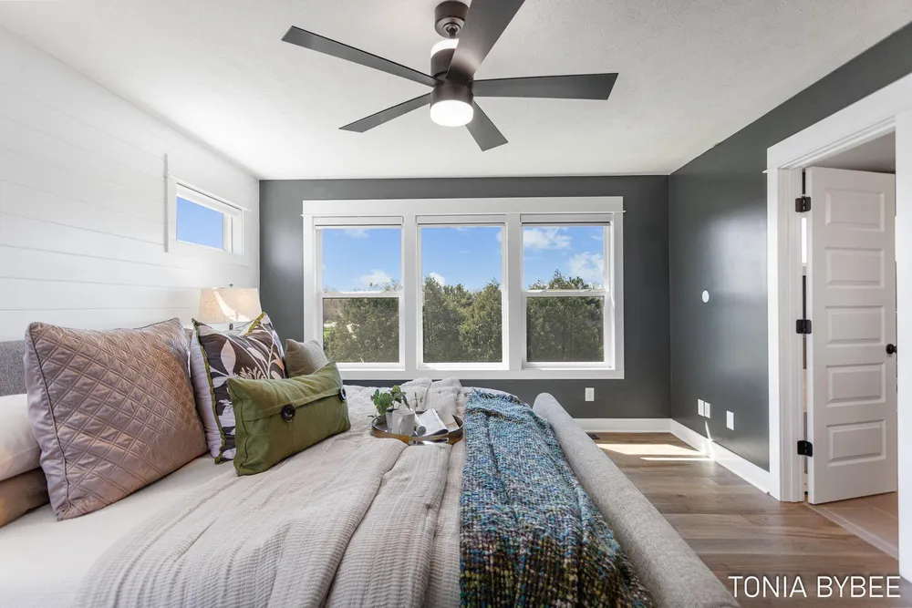 14298 Georgian Bay Dr, Holland, MI 49424