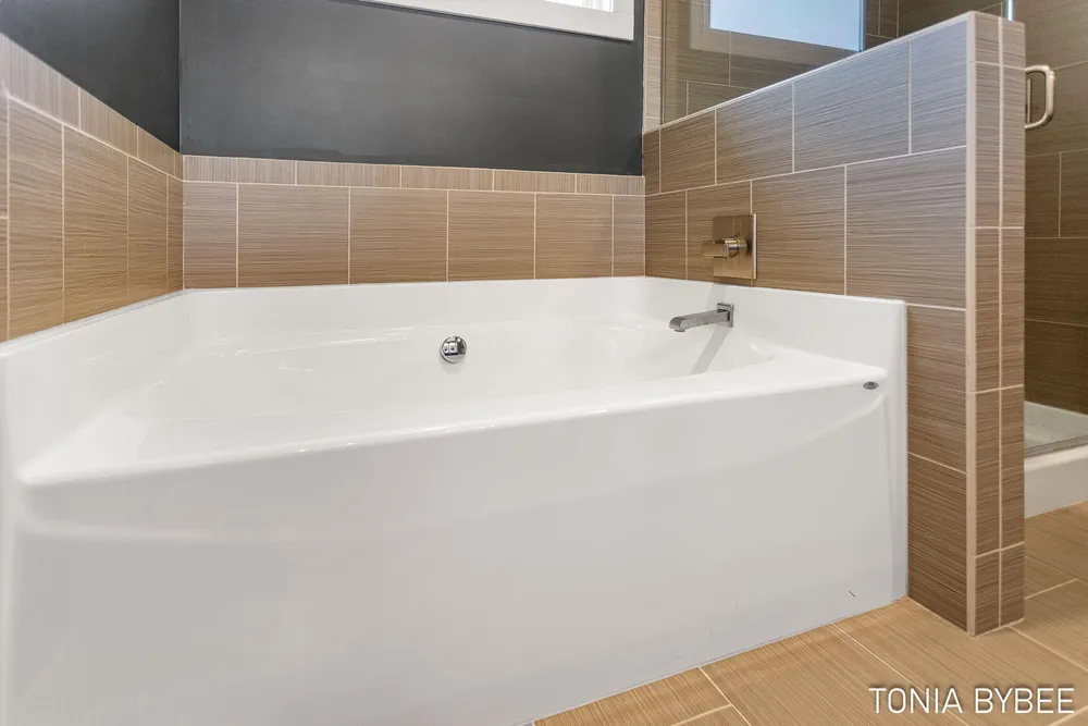 14298 Georgian Bay Dr, Holland, MI 49424