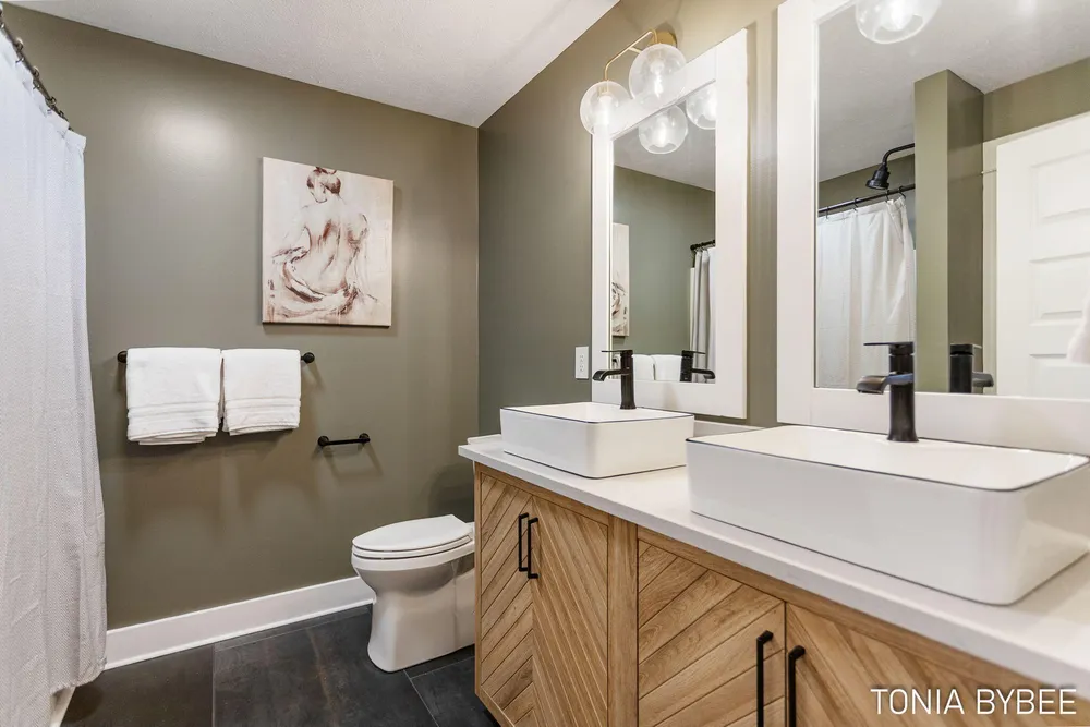 14298 Georgian Bay Dr, Holland, MI 49424