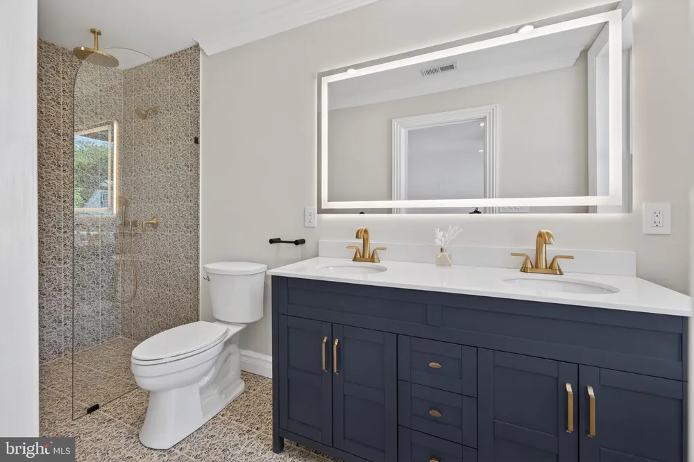 11 1/2 College Ave, Annapolis, MD 21401