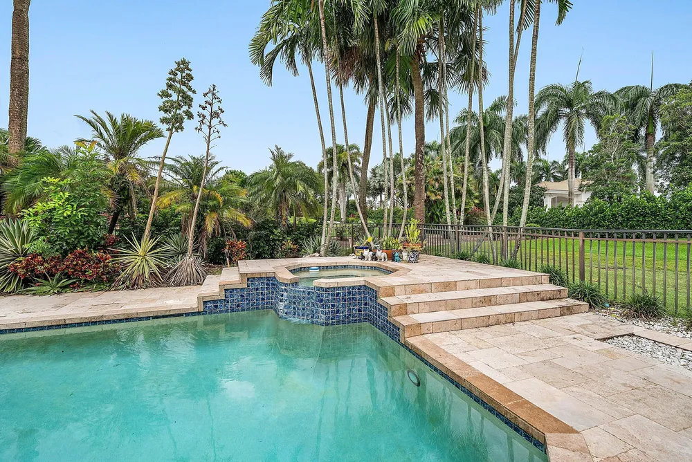 4976 Bocaire Blvd, Boca Raton, FL 33487