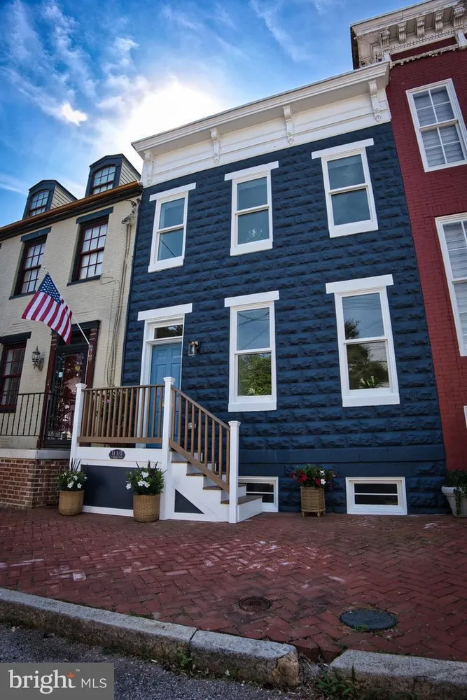 11 1/2 College Ave, Annapolis, MD 21401