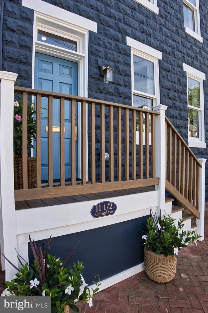 11 1/2 College Ave, Annapolis, MD 21401